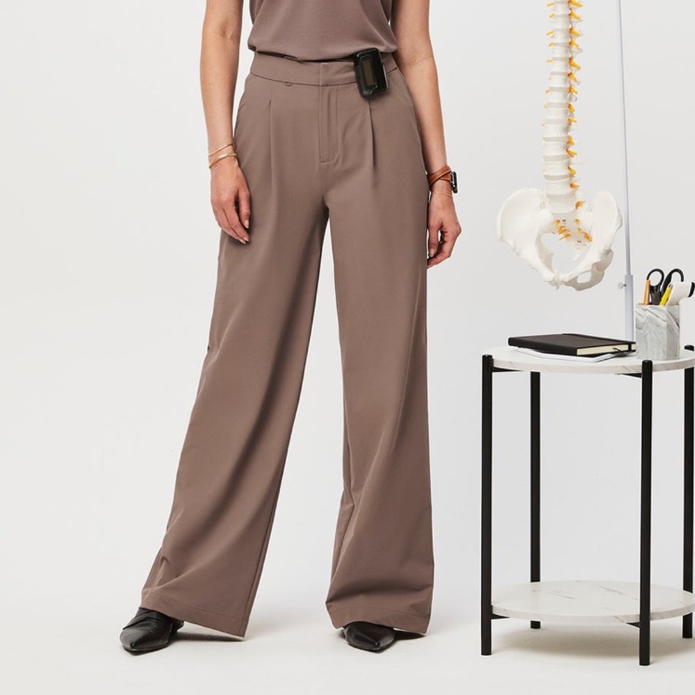 XS FigsPro Women’s Scrub Trouser in Oak